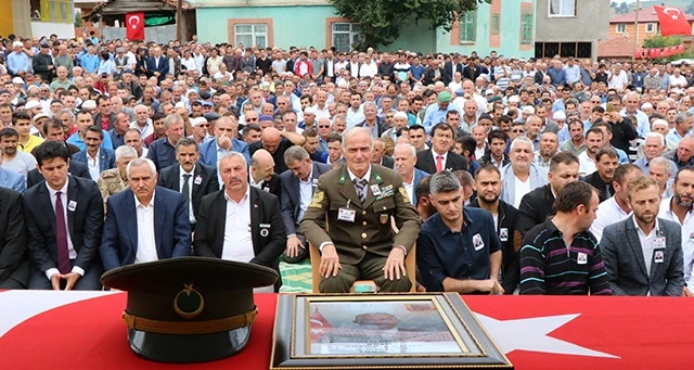 Şehit binbaşı son yolculuğuna uğurlandı