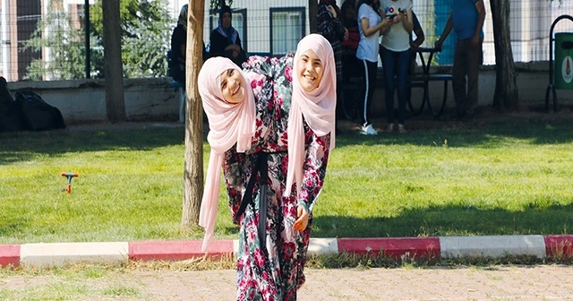 Siyam ikizleri tercih yapamadı