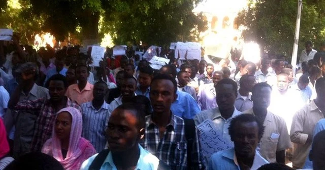 Sudan'da eğitime süresiz ara verildi
