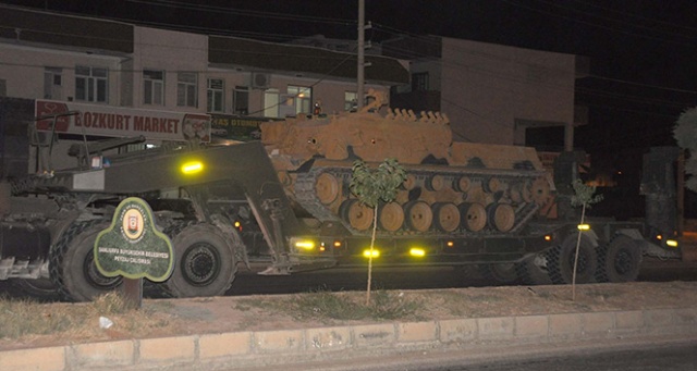 Suriye sınırına tank ve obüs sevkıyatı