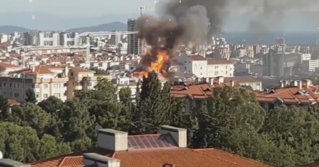 Üsküdar&#039;da korkutan yangın! Patlamalar yaşandı