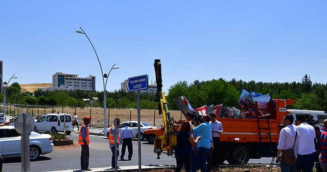 Valilik, cadde isminin değiştirilmesi ile ilgili suç duyurusunda bulundu