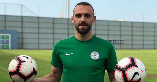 Vedat Muriç, Çaykur Rizespor'da kaldığını açıkladı