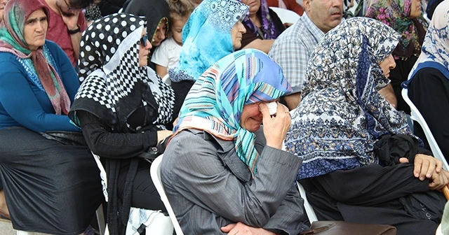 17 Ağustos şehitleri, mezarlarında gözyaşları ve dualarla anıldı