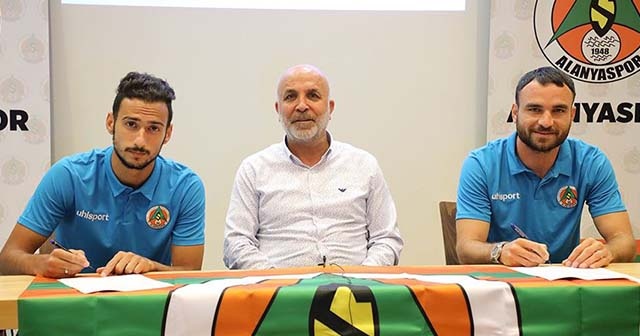 Alanyaspor&#039;da çifte imza