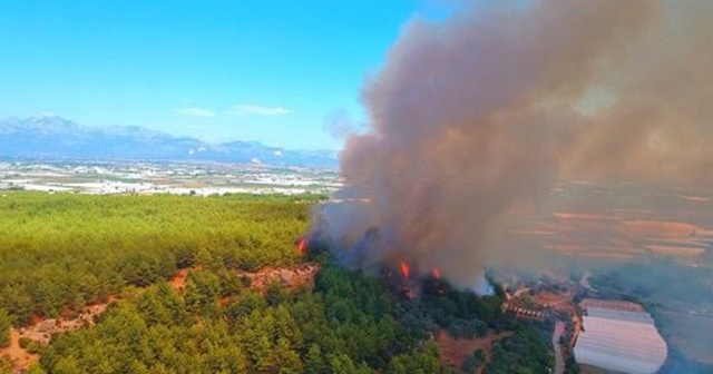 Antalya’da antik kent yakınında orman yangını