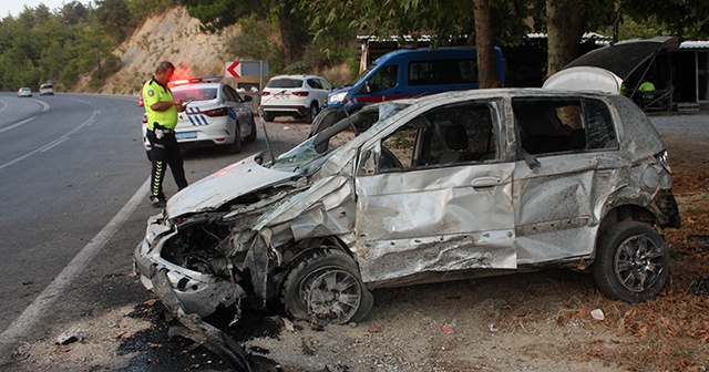 Antalya’da düğün dönüşü feci kaza