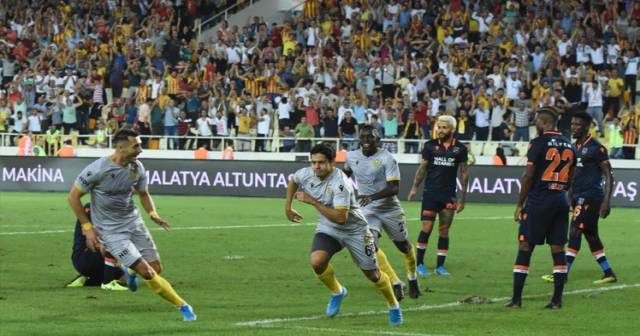 Başakşehir deplasmanda dağıldı