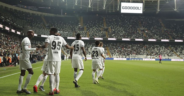 Beşiktaş taraftarıyla buluşuyor