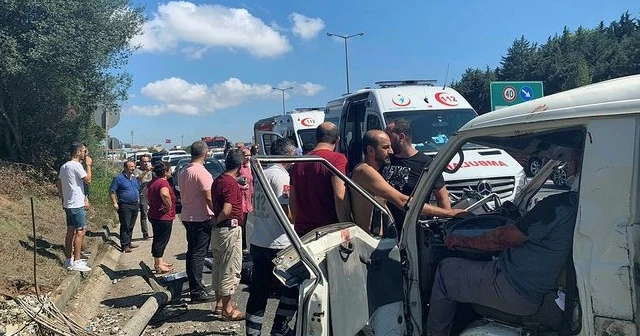 Çamlıca gişeleri çıkışı feci kaza!