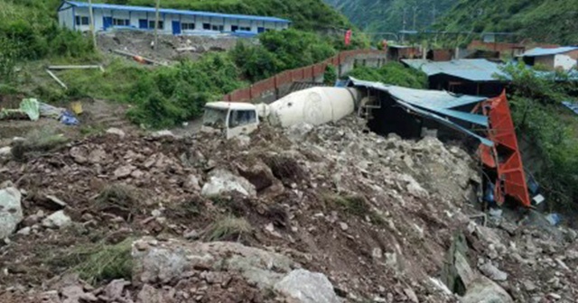 Çin&#039;de heyelan: 17 kişi kayıp