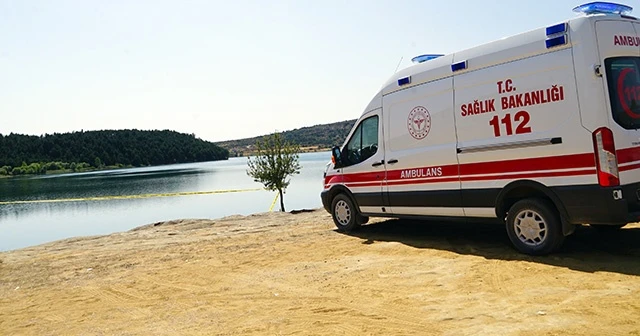 Çocuklarını kurtarmak isterken boğuldular