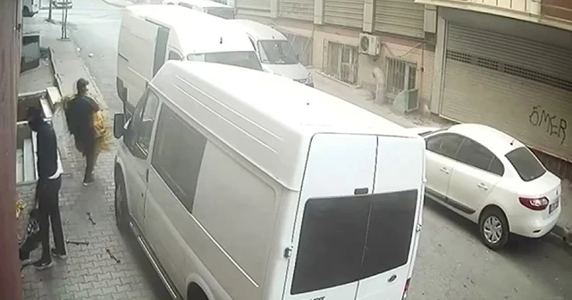 Değeri 200 bin TL olan elbiseleri dakikalar içerisinde çaldılar!