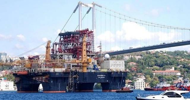 Dev platform Boğaz geçişini 10 saatte tamamladı