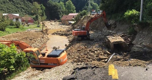 Düzce&#039;deki selin izleri siliniyor