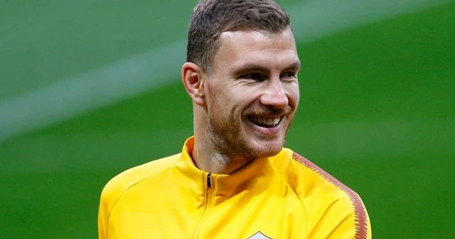 Edin Dzeko Roma'da kaldı