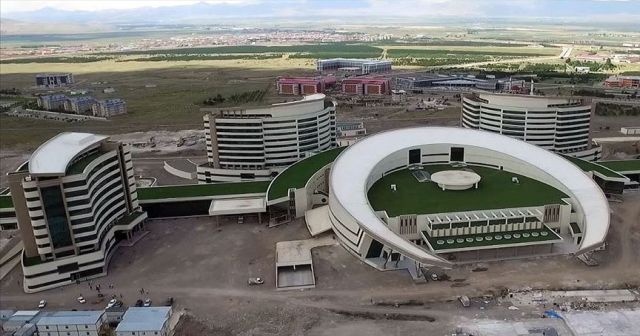 Erzurum Şehir Hastanesi&#039;nin yüzde 95&#039;i tamamlandı