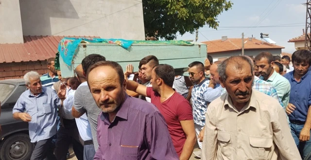 Eş mezara, koca cezaevine