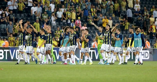 Fenerbahçe evindeki açılış maçlarında sorun yaşamıyor