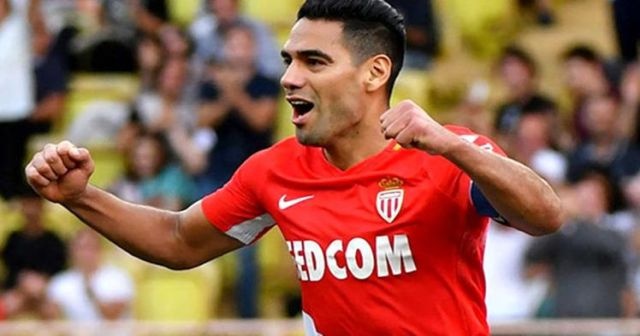 Galatasaray Falcao için gün sayıyor