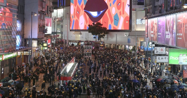 Hong Kong&#039;da protestolar devam ediyor