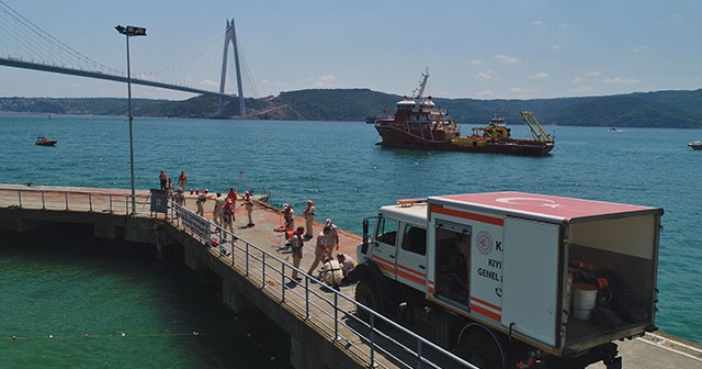 İstanbul boğazında nefes kesen kurtarma tatbikatı