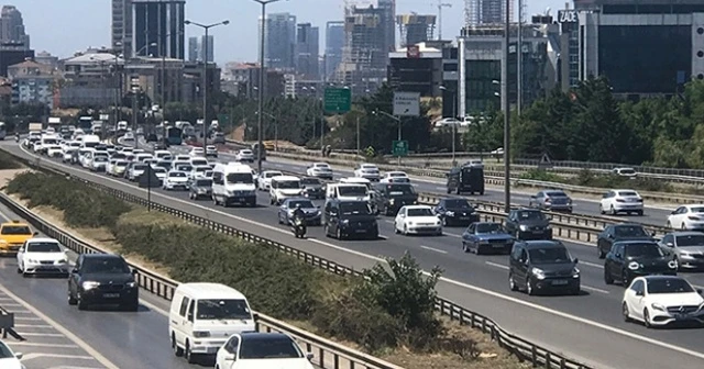 İstanbul'da bayram tatili trafiği başladı