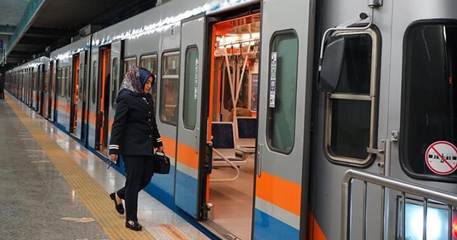 İstanbul&#039;da metro ve yoğun otobüs hatlarında 24 saat ulaşım başlıyor