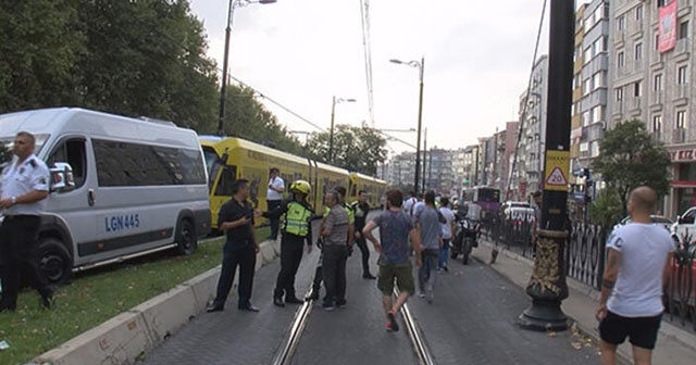 İstanbul&#039;da minibüs tramvay yoluna girdi!