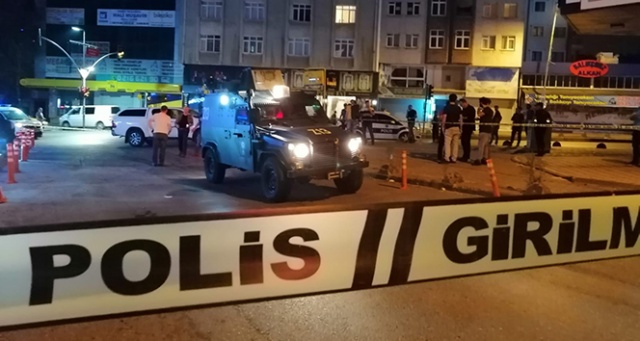 İstanbul&#039;da molotof kokteyli saldırı polisi harekete geçirdi