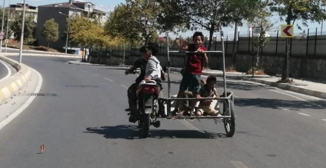 İstanbul trafiğinde yürekleri ağza getiren görüntü