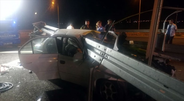 İzmir-İstanbul Otoyolu’nda bariyere ok gibi saplandı:3 ölü,2 yaralı