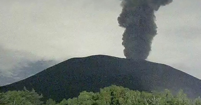 Japonya&#039;da Asama Yanardağı&#039;nda patlama meydana geldi