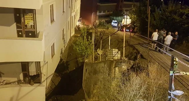 Karabük'te bir binan istinat duvarı çöktü