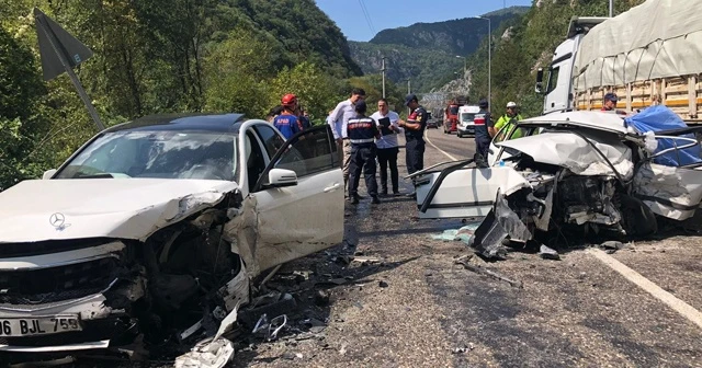 Karabük’te feci kaza: 2 ölü, 7 yaralı