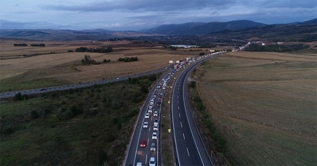 Karadeniz bağlantı yolunda trafik yoğunluğu