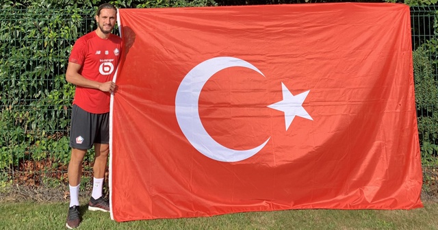 Lille&#039;nin yeni transferi Yusuf Yazıcı&#039;dan Türk bayraklı tanıtım