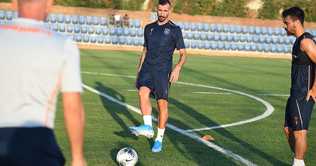 Mehmet Topal Başakşehir&#039;le ilk idmanına çıktı