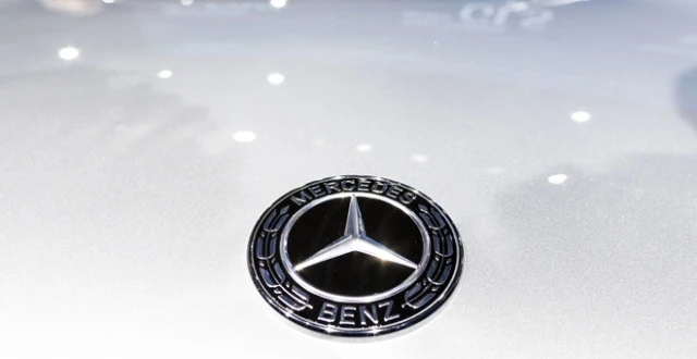 Mercedes, araçlara konum sensörü yerleştirdiğini itiraf etti