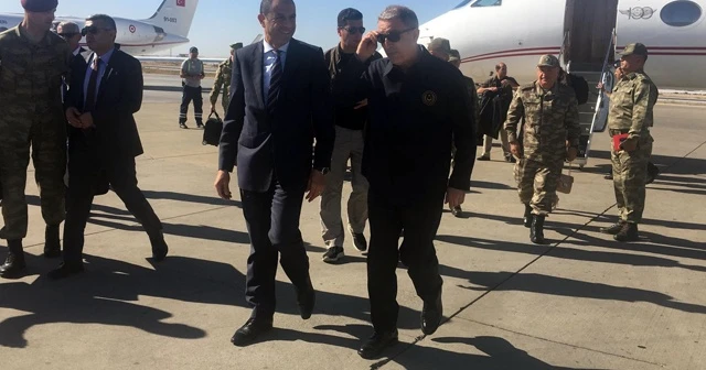 Milli Savunma Bakanı Akar, beraberindeki kuvvet komutanlarıyla KKTC'de