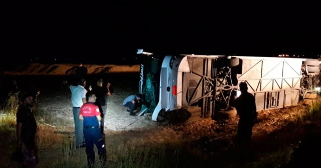 Nusaybin’de otobüs devrildi: 10 yaralı