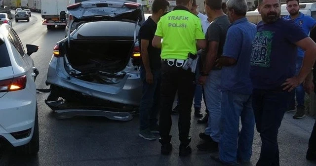 Pendik’te 4 araç birbirine girdi! Yaralılar var