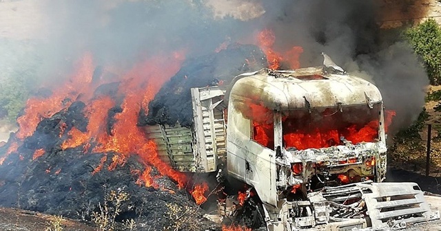 Saman yüklü kamyon alev alev yandı