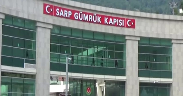 Sarp Sınır Kapısı’ndan kimliksiz geçişler 15 TL’den 50 TL’ye çıkartıldı