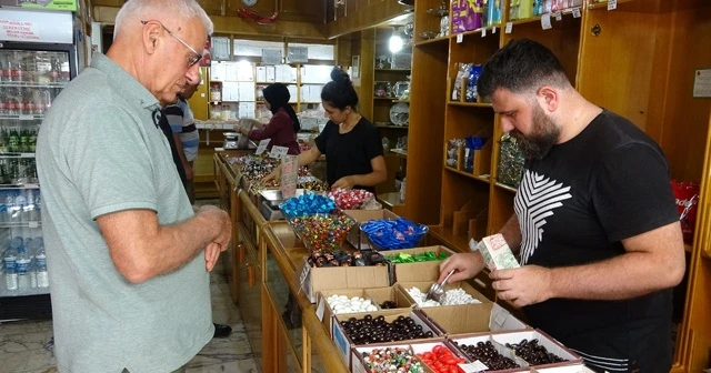 Şeker ve tatlı tezgahlarında bayram hareketliliği