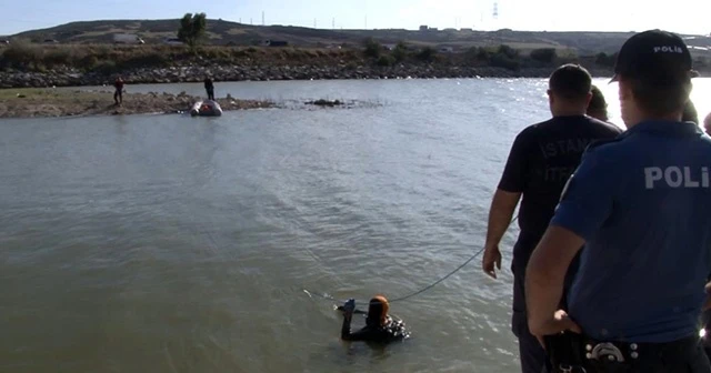 Serinlemek için girdiği barajda boğuldu