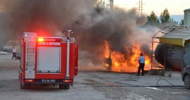 Şırnak&#039;ta otoparkın yakıt tankerinde patlama