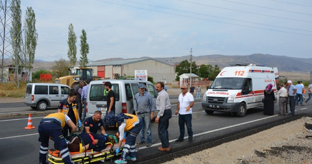 Sivas&#039;ta trafik kazası: &#039;Çok sayıda yaralı var&#039;