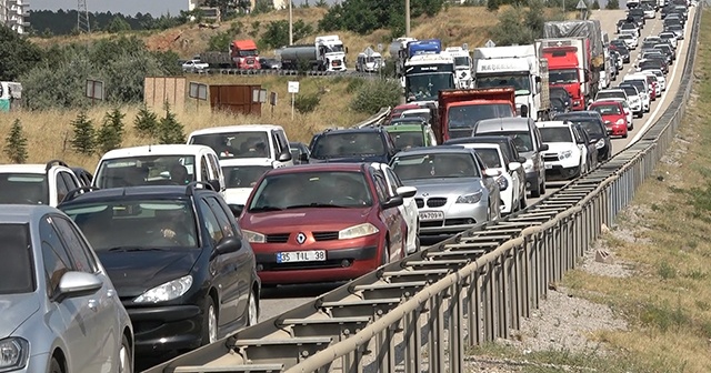 Tatil bitti, trafik yoğunluğu bitmedi