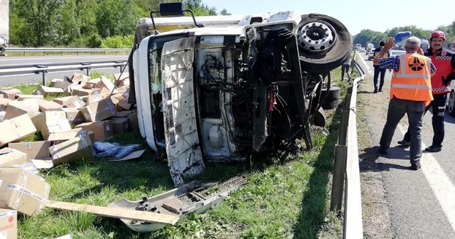 TEM otoyolunda trafik kazası: 2 yaralı